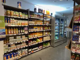 488-biocoop-rousset-sainte-victoire-magasin-bio-liquide-boissons-epicerie.webp